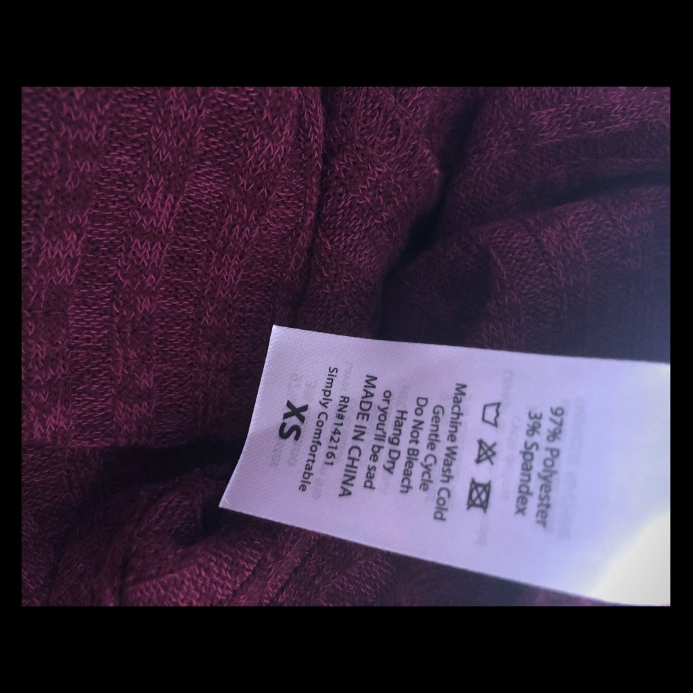 XS Sarah BNWT - Picture 6 of 7